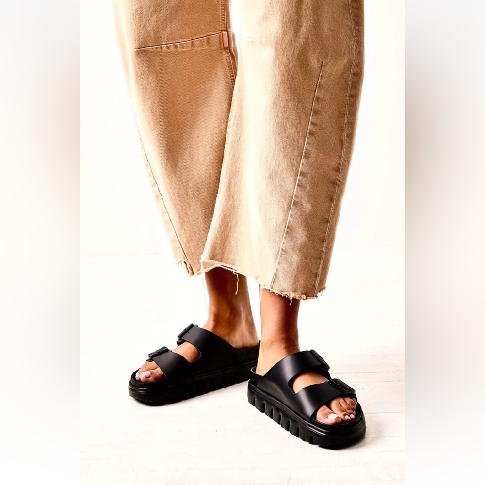 Free People Birkenstock Papillio Arizona Exquisite Chunky Sandal Black - Picture 1 of 9